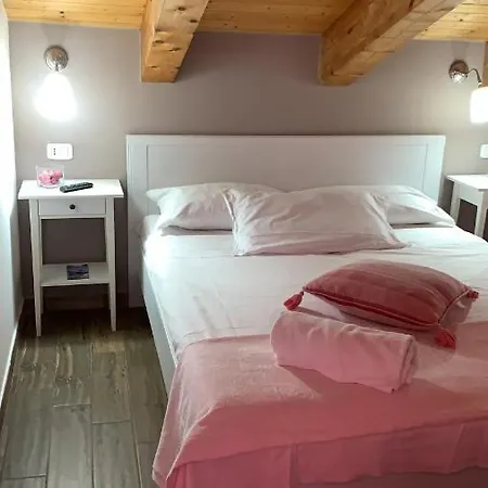 Stella Del Cilento Suite & Rooms * أغروبولي