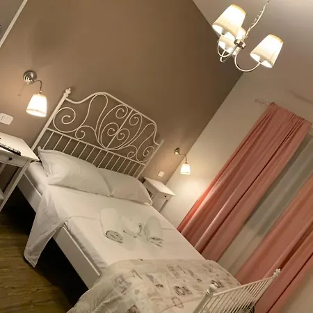 Stella Del Cilento Suite & Rooms بيت ضيافة