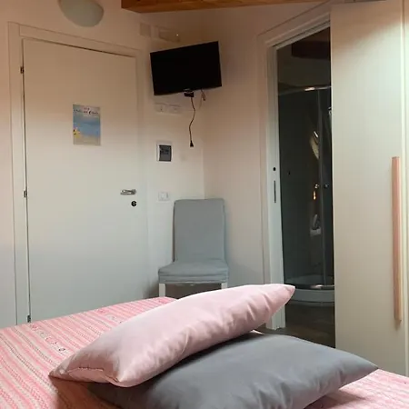 Stella Del Cilento Suite & Rooms بيت ضيافة أغروبولي